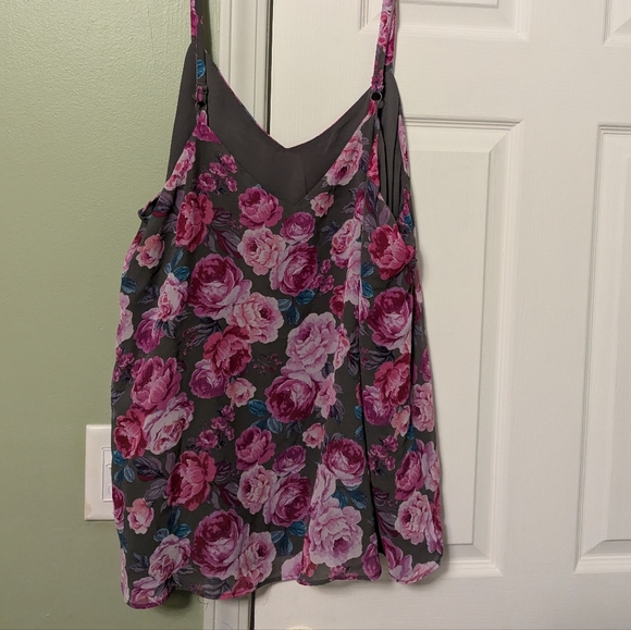 Flowy Floral Top 💜 - Picture 4 of 6